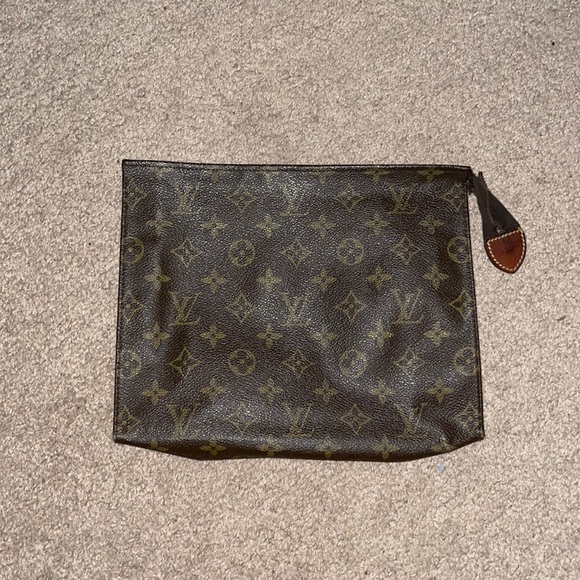 Louis Vuitton Makeup bag - Picture 1 of 3